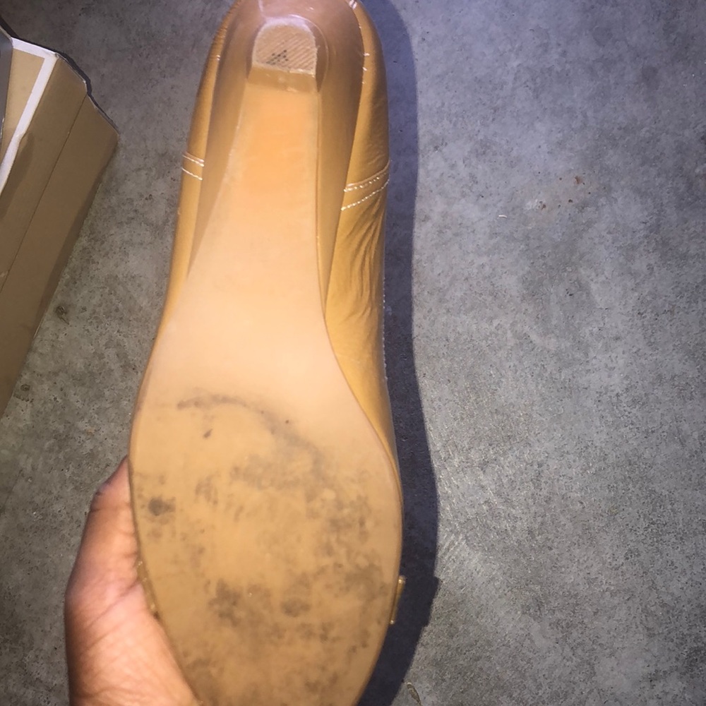 Shoes - Picture 4 of 4